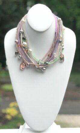 STATEMENT/PASTEL CRYSTALS WITH WHITE, GRAY SHELL PEARLS