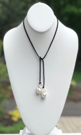 LARIAT, LEATHER WITH TERMINAL FRESHWATER PEARLS