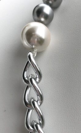 “CHAIN AND PEARL SHORT”, SHELL PEARLS, CHAIN
