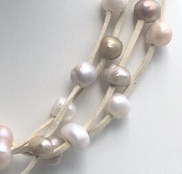 “COOL COMBO”, SHORT, FRESHWATER PEARLS, SUEDE