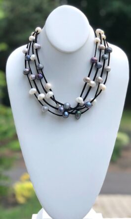 “COOL COMBO”, SHORT, FRESHWATER PEARLS, SUEDE