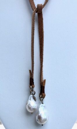LARIAT, LEATHER WITH FRESHWATER PEARLS