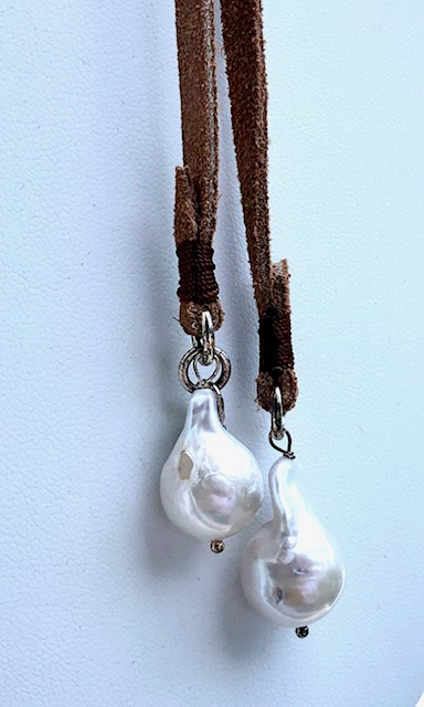 Lariat, leather, freshwater pearls, tie in front