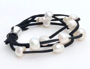 cool combo, black, white, suede, magnetic, informal, matching, baroque, pearls, freshwater